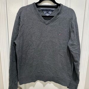 Tommy Hilfiger Grey Sweater for Men
Size Large